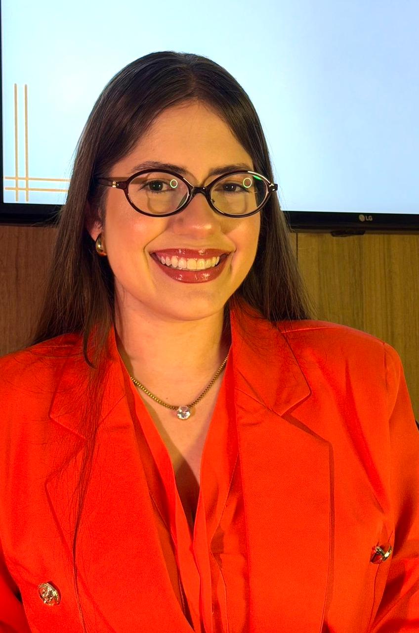 Vandressa Solos do Mar – Advogada